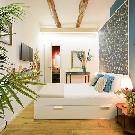 Lux Neapolis Apartment