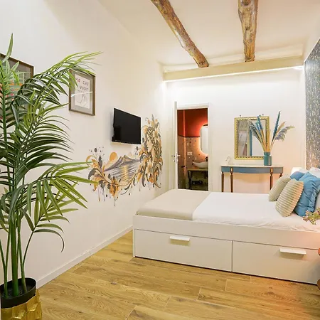 Lux Neapolis Apartment *